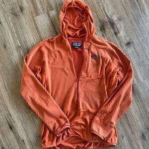 Patagonia Mens R1 size XL